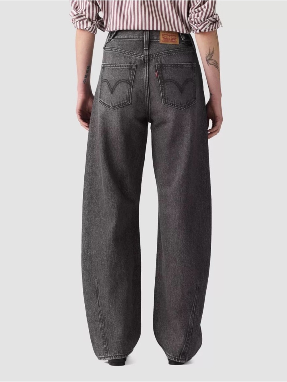 Levi's® Women's Cinch Barrel Jeans - Picture 3 of 11